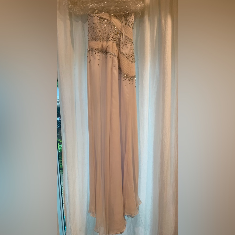 White Formal Gown. Strapless With Sequence - image 4